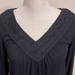Daniel Rainn black v neck blouse . Sz small